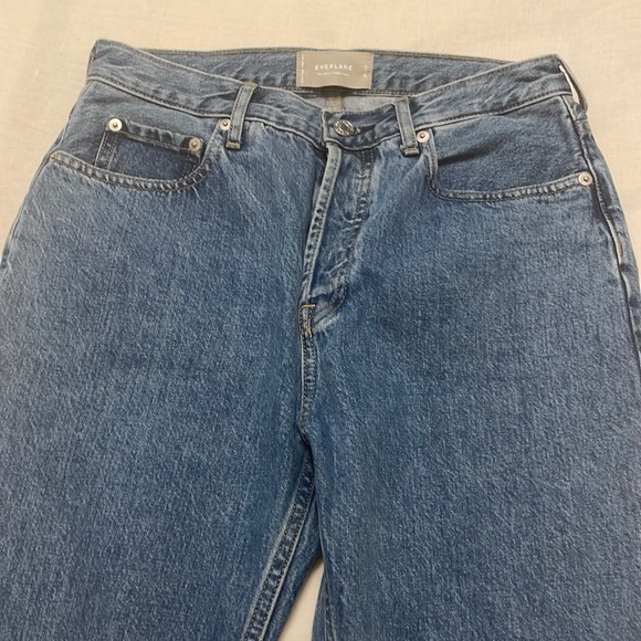 Everlane 90’s Cheeky Jeans original - size 28 cropped in mid-blue - Picture 2 of 3